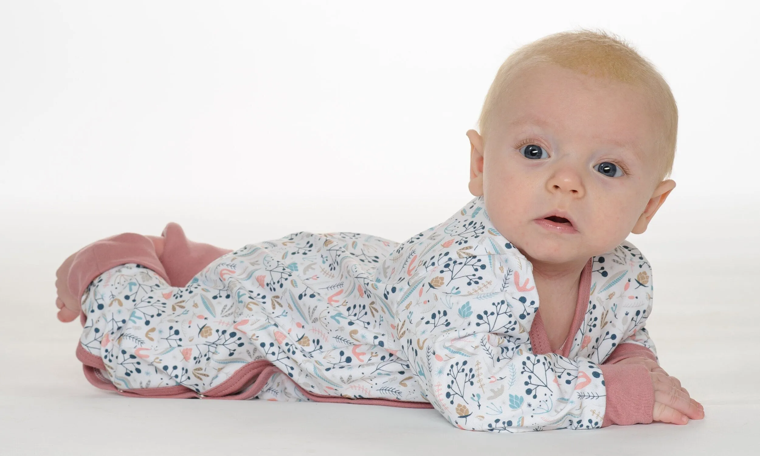 Baby Strampler mit durchgehender Knopfleiste und Bündchen, Schnittmuster ebook LISA von Patternforkids