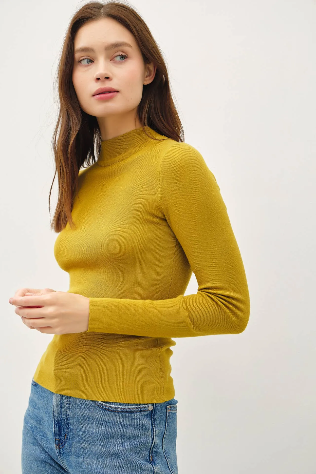 BASIC RIBBED MOCKNECK SWEATER