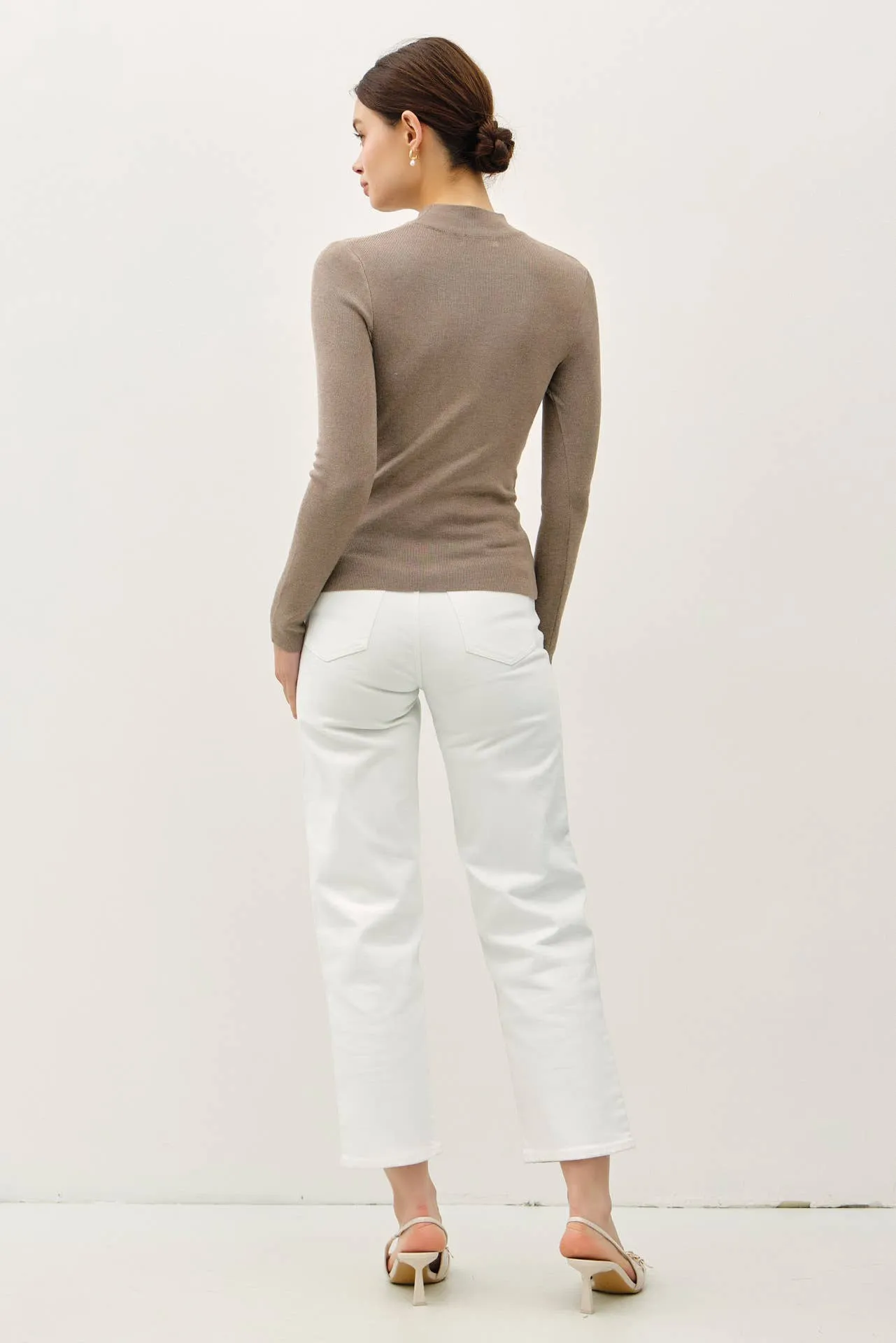 BASIC RIBBED MOCKNECK SWEATER