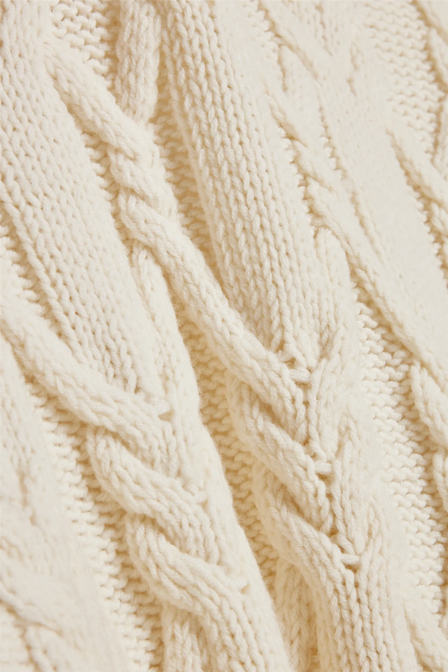 Chunky Cable Turtleneck Ecru