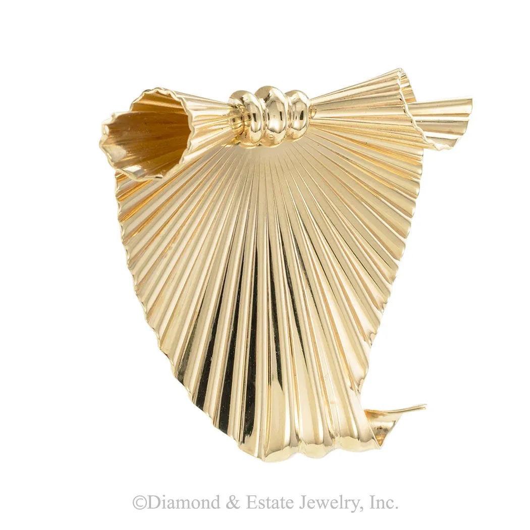 Retro Yellow Gold Brooch Matching Clip On Earrings Set