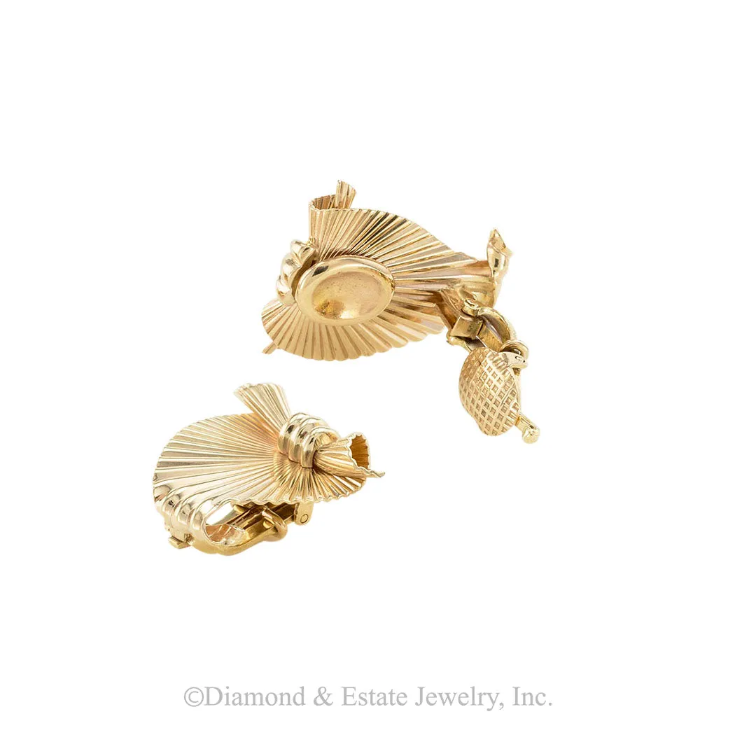 Retro Yellow Gold Brooch Matching Clip On Earrings Set