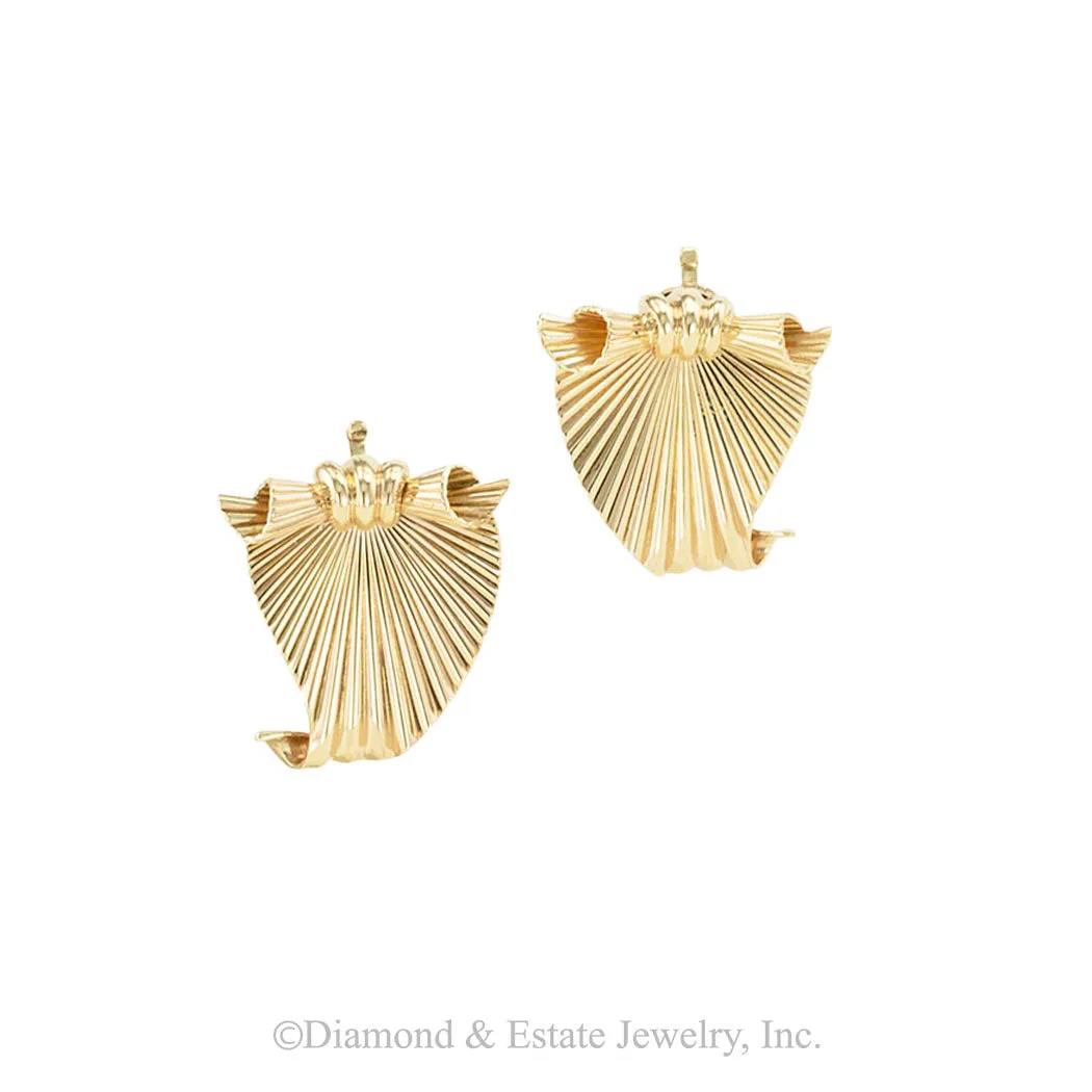 Retro Yellow Gold Brooch Matching Clip On Earrings Set