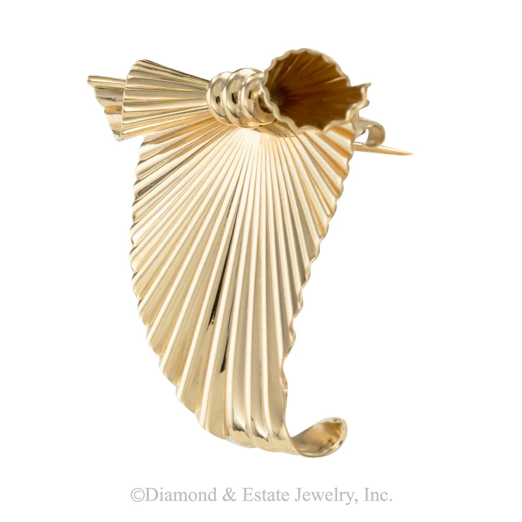 Retro Yellow Gold Brooch Matching Clip On Earrings Set