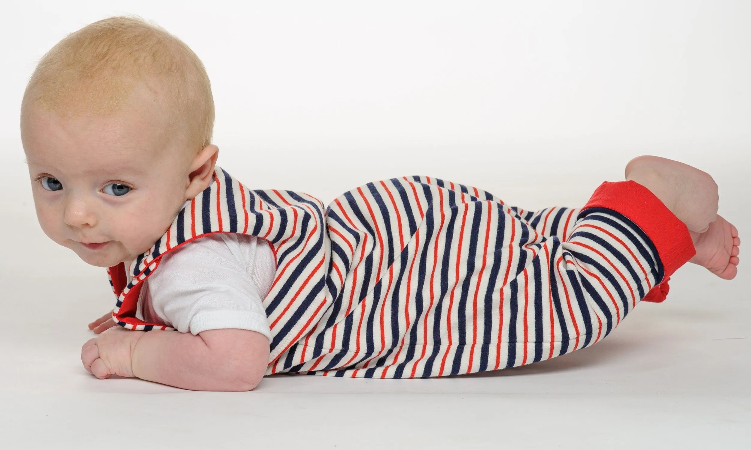 Schnittmuster Baby Strampler, Overall LEO für Mädchen oder Junge mit Beleg, Beinumschlag und Druckknöpfen